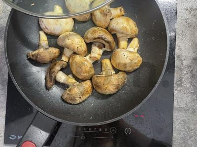 Upėtakio kepsniai su grybais ir kuskusu Žingsnis 6