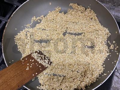 Quinoa su grybais Žingsnis 2