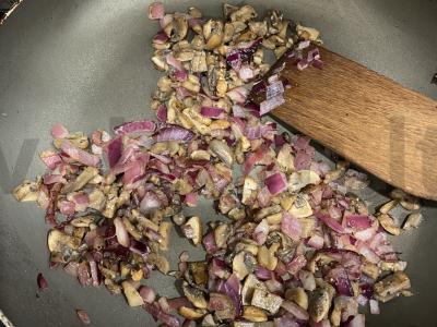Quinoa su grybais Žingsnis 4