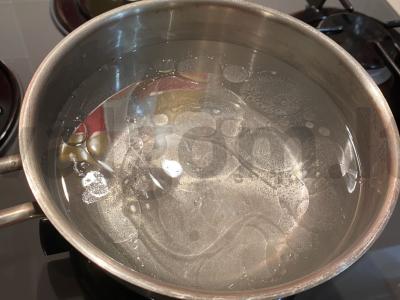 Penne grietinėlės ir sūrio padaže su sūriu Žingsnis 1