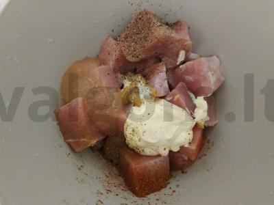 Aštrus kalakutienos kebabas su obuolių skiltelėmis Žingsnis 1