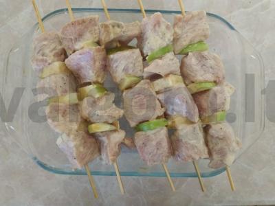 Aštrus kalakutienos kebabas su obuolių skiltelėmis Žingsnis 2