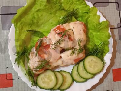 Tilapija grietinėje su pomidorais ir sūriu pagrindine nuotrauka