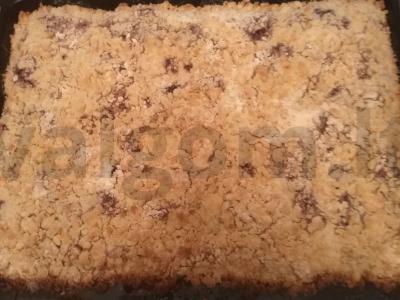 Kapotas pyragas su juodaisiais serbentais Žingsnis 7