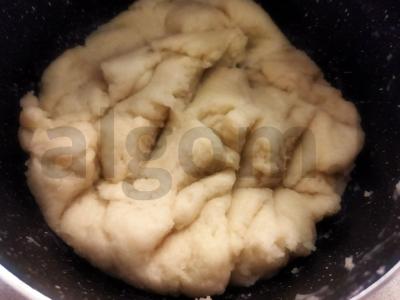 Švelnūs profiteroles su raudona žuvimi Žingsnis 1