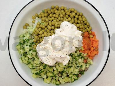 Dietinės salotos su šviežiais grybais Žingsnis 3