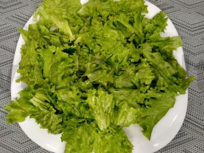 Dietinės jūros gėrybių salotos su krevetėmis Žingsnis 1