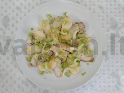 Aštrios salotos su kriauše ir salierais Žingsnis 3