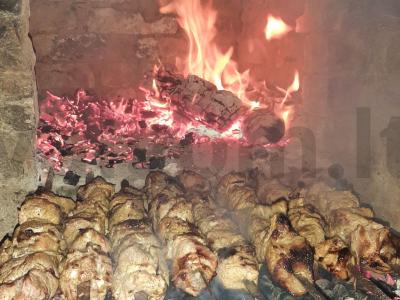Sultingas vištienos kebabas su daržovėmis pagrindine nuotrauka