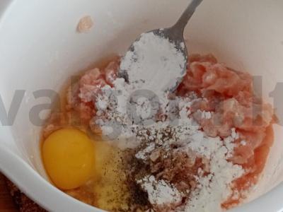 Smulkinti kotletai "Chicken rastrepki" Žingsnis 3