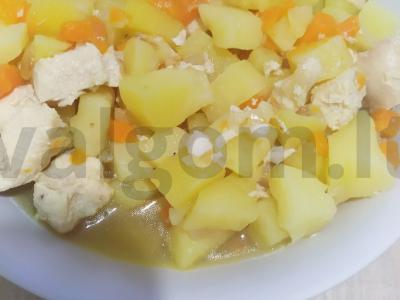 Troškintos bulvės su vištiena pagrindine nuotrauka