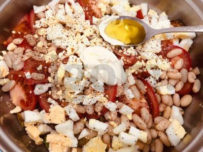 Gausios pupelių, daržovių ir žalumynų salotos Žingsnis 3