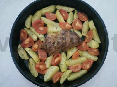Orkaitėje kepta kiauliena su bulvėmis ir pomidorais Žingsnis 3