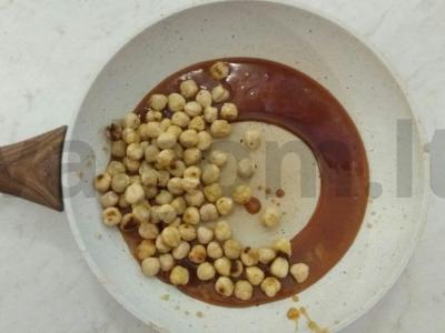 Austriškas migdolų ir šokolado Esterhazy pyragas Žingsnis 4