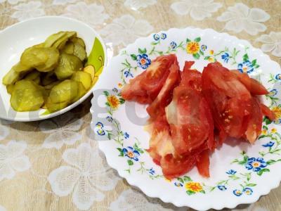 Pica su dešra ir marinuotais agurkais Žingsnis 5