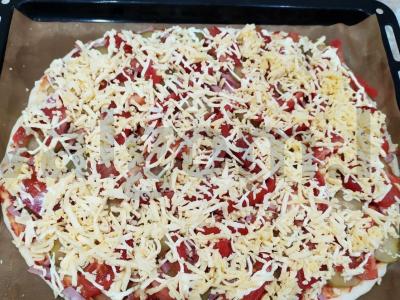 Pica su dešra ir marinuotais agurkais Žingsnis 9