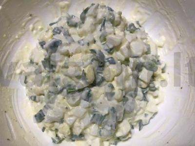 Greitos ir sočios kiaušinių salotos pusryčiams Žingsnis 2