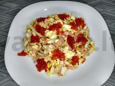 Jūros gėrybių salotos su kalmarais pagrindine nuotrauka