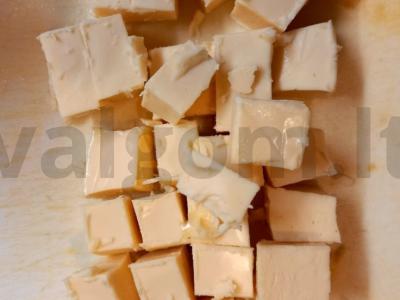 Sūrio sriuba su skrebučiais Žingsnis 3