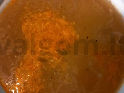 Sūrio sriuba su skrebučiais Žingsnis 4