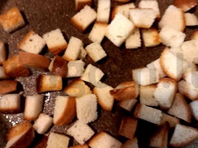 Sūrio sriuba su skrebučiais Žingsnis 5