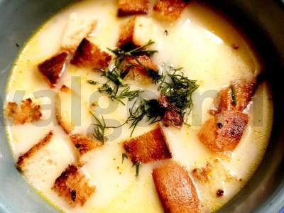 Sūrio sriuba su skrebučiais pagrindine nuotrauka