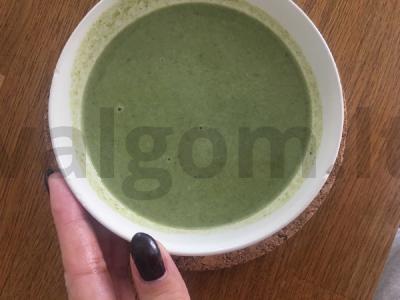 Žalioji tyrės sriuba pagrindine nuotrauka