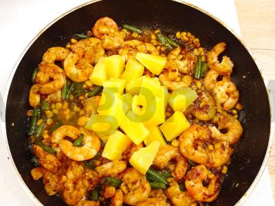 Vietnamietiški ryžiai su krevetėmis ir ananasais Žingsnis 2