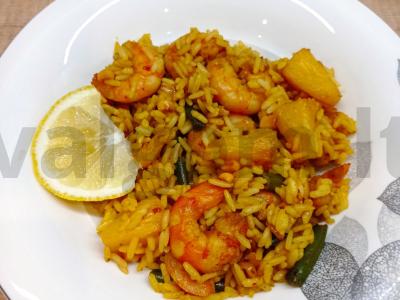 Vietnamietiški ryžiai su krevetėmis ir ananasais pagrindine nuotrauka