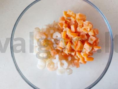 Karališkosios salotos su lašiša ir krevetėmis Žingsnis 2