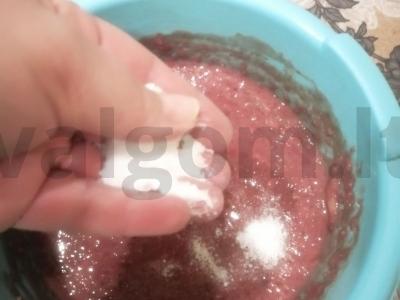 Kepenų paplotėliai ant kefyro su svogūnais Žingsnis 4