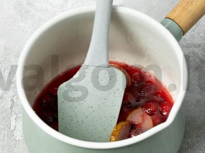 Spanguolių ir kriaušių uogienė Žingsnis 2