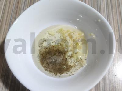 Kepta vištiena su adžika ir naminiu česnakiniu aliejumi Žingsnis 3