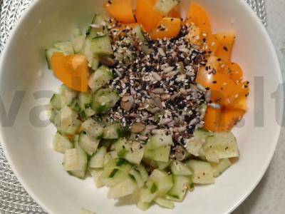 Lengvos šviežių daržovių salotos su mišriomis sėklomis Žingsnis 5