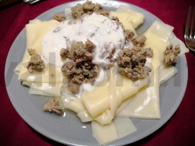 Beshbarmak Zemskovskio stiliaus pagrindine nuotrauka