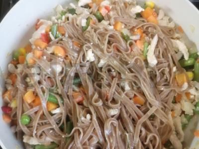 Grikių makaronai su daržovėmis ir vištienos krūtinėle Žingsnis 6