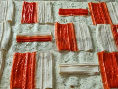 Pitos suktinukai su krabų lazdelėmis ir kiaušiniais Žingsnis 2