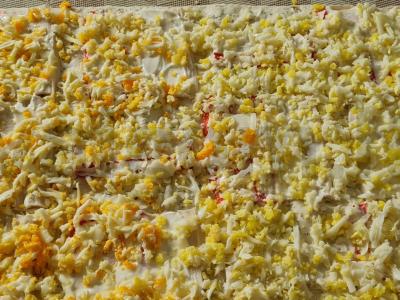 Pitos suktinukai su krabų lazdelėmis ir kiaušiniais Žingsnis 4