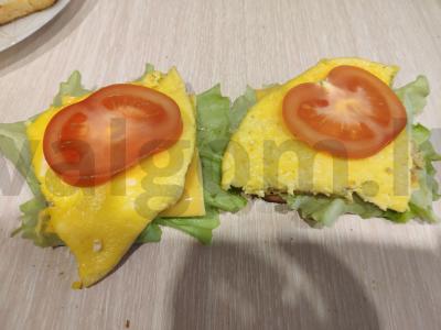 Sumuštiniai su kumpiu, omletu ir lydytu sūriu Žingsnis 8