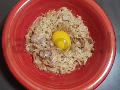 Naminiai carbonara makaronai pagrindine nuotrauka