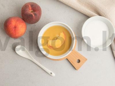 Persikų tyrė pagrindine nuotrauka