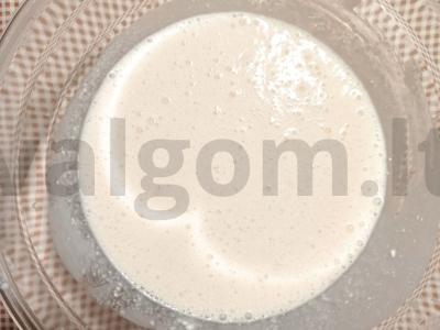 Blyneliai ant rūgpienio "Biudžetas" Žingsnis 1