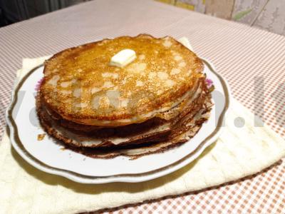 Blyneliai ant rūgpienio "Biudžetas" pagrindine nuotrauka