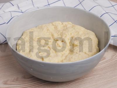 Kalėdinis stollen su migdolais Žingsnis 2