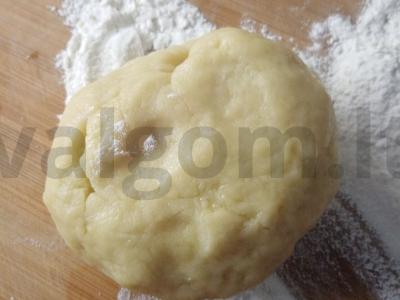 Vyšnių ir meringės sūrio pyragas Žingsnis 3