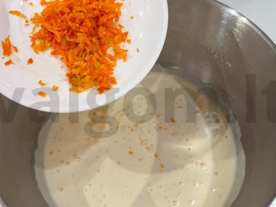 Mandarinų keksiukas Žingsnis 4