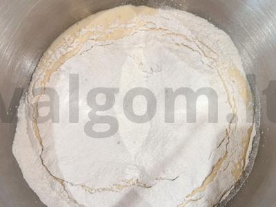 Mandarinų keksiukas Žingsnis 5