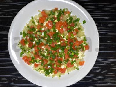 Gausios salotos su raudona žuvimi ir daržovėmis Žingsnis 1