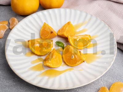 Ant grotelių kepti mandarinai su medumi, kardamonu ir imbieru pagrindine nuotrauka