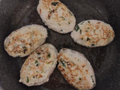 Dviejų rūšių maltos mėsos kotletai su varške Žingsnis 4